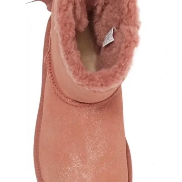 BRAND NEW - UGG Mini Bailey Bow Glimmer Faux Fur Lined Boot - Women Sz. 8 - Picture 3 of 4